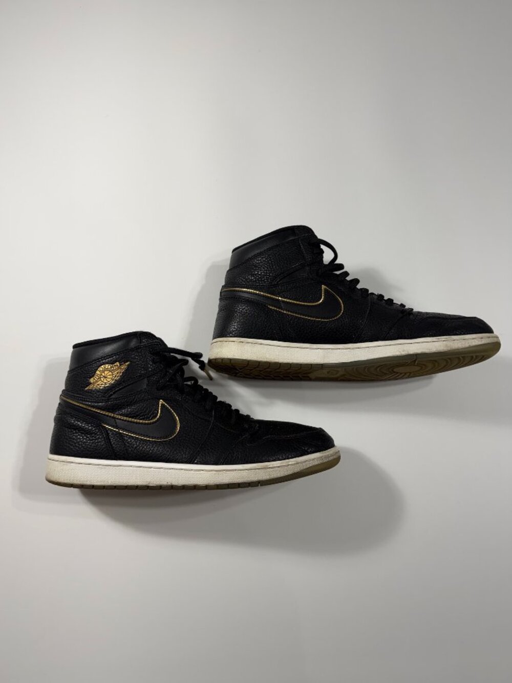 Nike Air Jordan 1 Mid Black Metallic Gold White Men’s Size 13 BQ6472-007